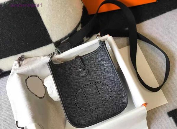 

designer hemrres bag evelynn one shoulder evelyns crossbody leather womens bag casual versatile layer cowhide bucket litchi pattern handbag