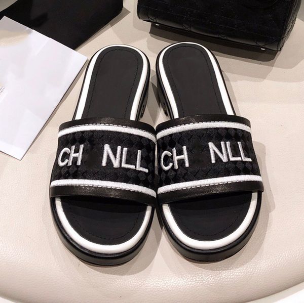 

shoes slipper slides for women fashion classic luxury black sandals heatshoes platform gear bottoms beach lightweight slippers resorts platf