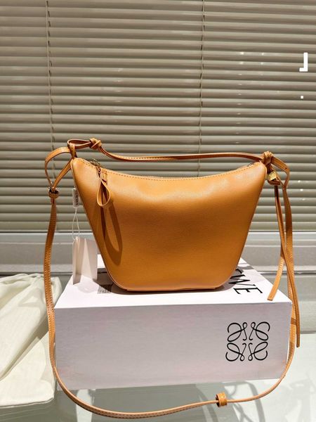 

family girl hobo hammock loewz designer bag beach spain classical bags trendy brand women's versatile 2023 portable white shoulder stic