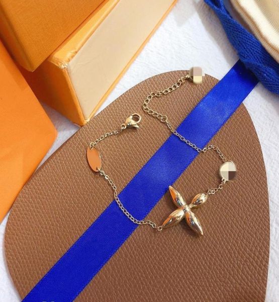 

2022 fashion women luxury designer love bracelet s silver titanium steel engraving letter men personality hip hop65072532320, Golden;silver