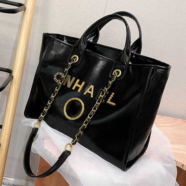

classic women's luxury handbags beach bags brand metal badge tote bag designer small mini evening handbag female capacity large leather, Black;red