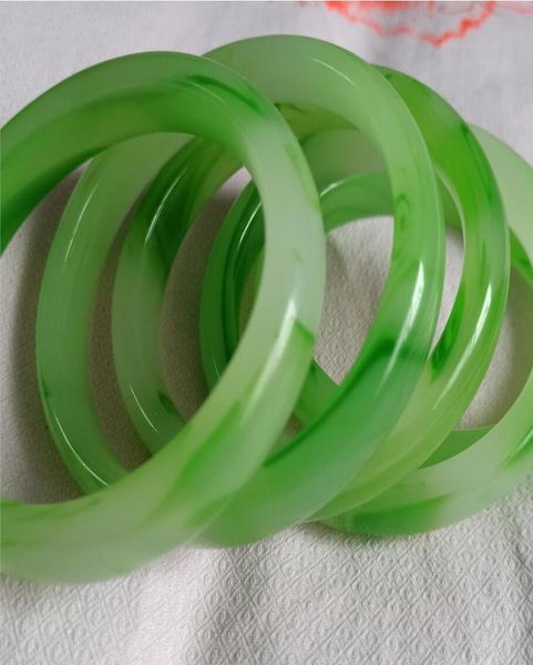 

5662mm natural kunlun jade fluttering jade bracelet del ivery6403449, Black