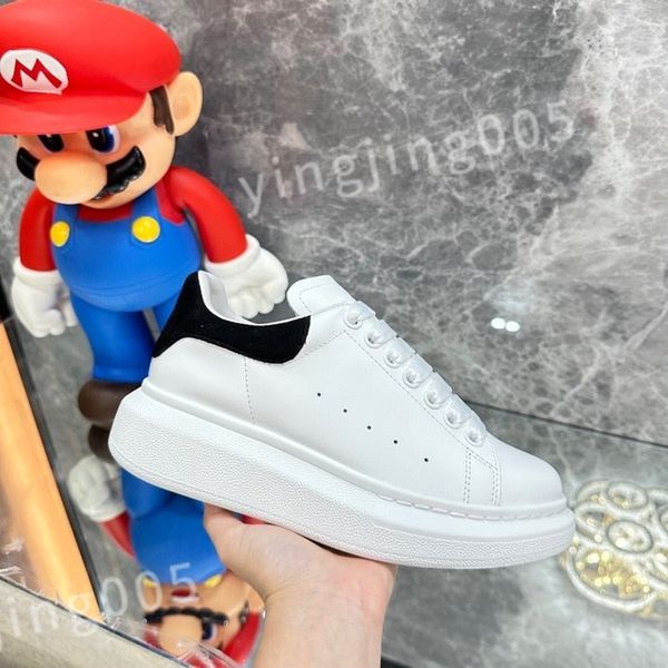 

2023 new luxury designer woman shoe leather lace up men fashion platform oversized sneakers white black mens womens alexanders xsd221101