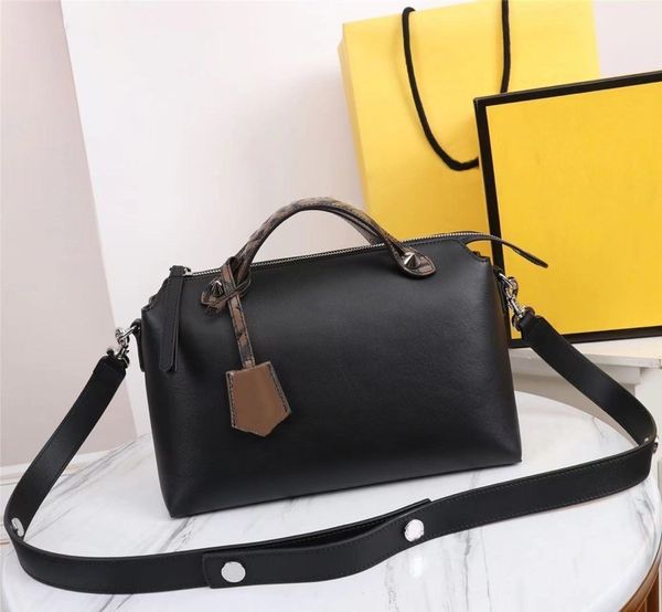 

classic women's tote high-end quality shoulder bag zipper open and close boston crossbody bag with double pockets inside cowhide straps