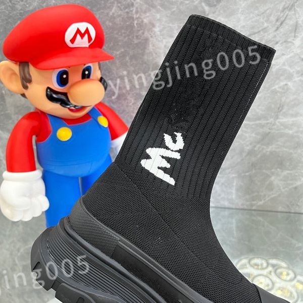 

2023 new boots men's women's running casual shoes couple designer thick bottom comfortable stretch knit black white gray sock shoe