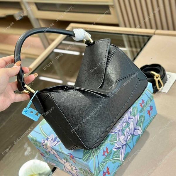 

2023 new mini lattice cosmetics bags leather geometric pillow shoulder messenger color contrast hand luxuries designer bag