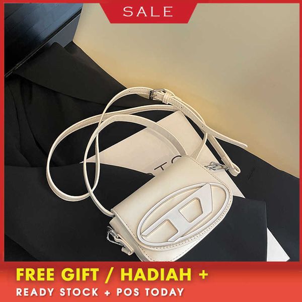 

women's design bags 2023 xiaozhong dign dingdang bag spring/summer portable underarm female millennium spicy girl style sier one should
