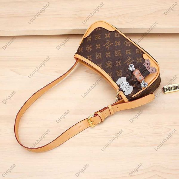 

same style women's bag in the mall leather vintage bag fashionable and trendy french style shoulder bag stick bag underarm bag small ba