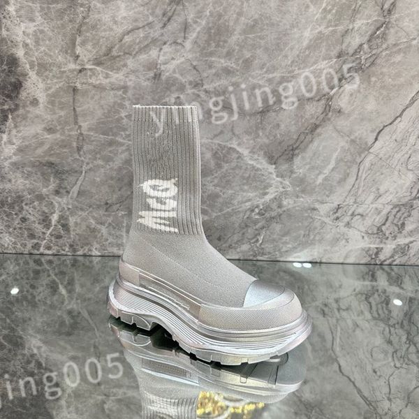 

2023 new luxury designer sneakers calfskin casual shoes reflective shoes vintage trainers sneaker leisure shoes platform lace-up xsd221112, Black