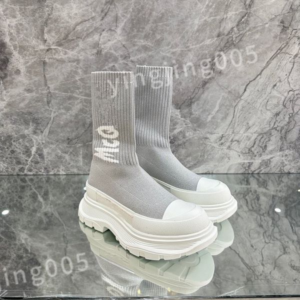 

2023 luxury designer sneakers calfskin casual shoes reflective shoes vintage trainers sneaker leisure shoes platform lace-up xsd221112, Black
