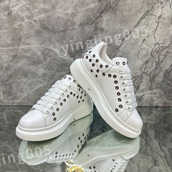 

2023 luxurys designer sneakers calfskin casual shoes reflective shoes vintage trainers sneaker leisure shoe platform lace-up xsd221110, Black