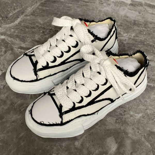 

casual shoes co branded dissolving shoes for men and women versatile breathable casual board, Black