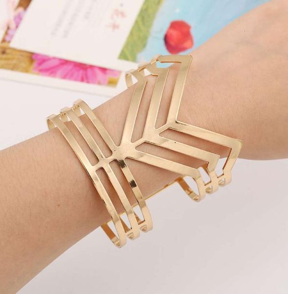 

exaggerated fashion wide irregular metal gold open armband personality bracelet5398363, Golden;silver