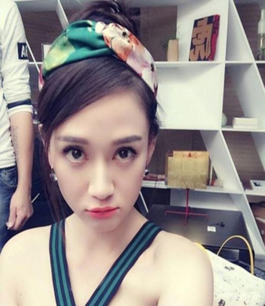 

fashion hair scarves geranium flowers imitation silk satin cross headband with elastic hairband luxury design 6 colors6732996, Silver