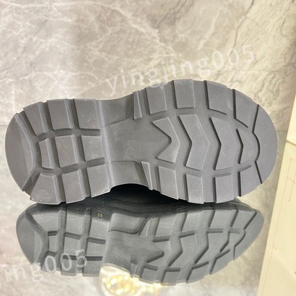 

luxury boots men's women's running casual shoes couple designer thick bottom comfortable stretch knit black white gray sock shoes