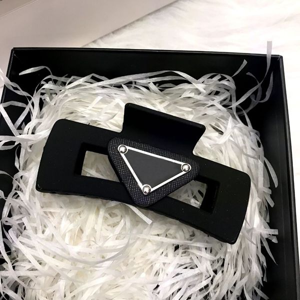 

luxury geometric p letter frosting clamps women square triangle hair clips large hairpin crab solid color claw clip for girl designer access, Slivery;golden