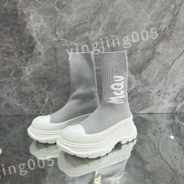 

2023 new luxury designer sneakers calfskin casual shoes reflective shoes vintage trainers sneaker leisure shoes platform lace-up xsd221112, Black