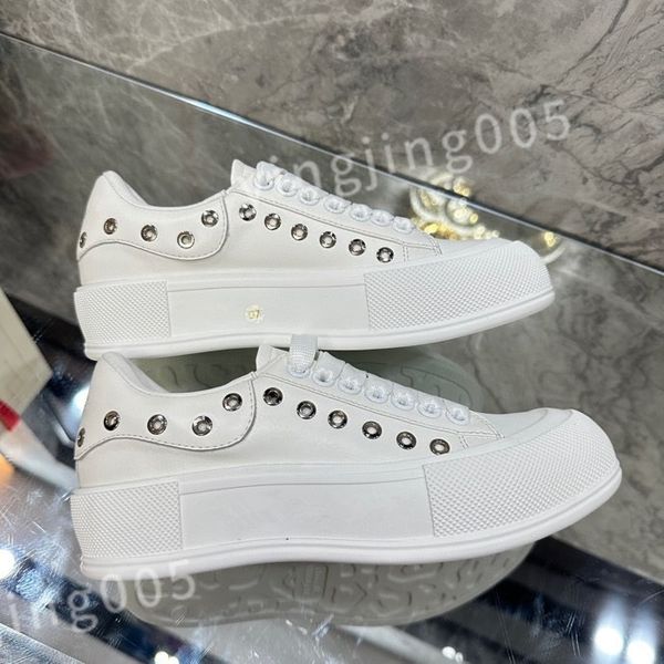 

2023 new r sneakers calfskin casual shoes reflective shoes vintage trainers sneaker leisure shoes platform lace-up xsd221111, Black