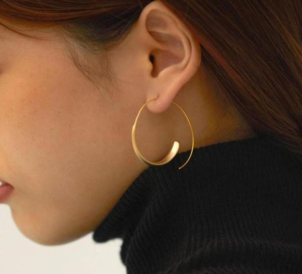 

hoop huggie aomu 2021 design exaggerate mininalist gold color geometric circle metal earrings for women year gifts29138548547469, Golden;silver