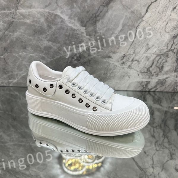 

2023 new designer sneakers calfskin casual shoes reflective shoes vintage trainers sneaker leisure shoes platform lace-up xsd221111, Black