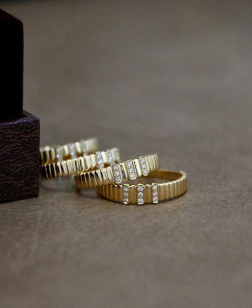 

220913004 side stones ring women039s jewelry stipes diamond simple design au750 18k yellow gold stylish boyish winkle1746738, Silver