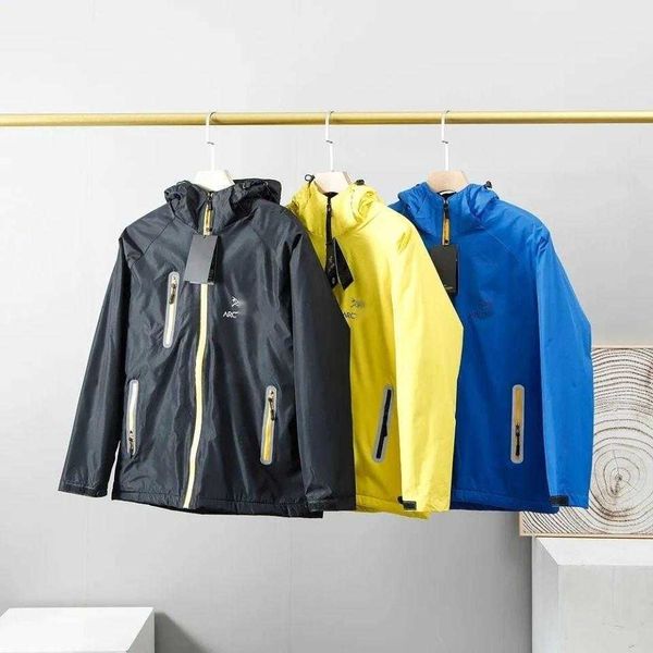 

outdoor sports hooded jackets mens nylon waterproof windbreaker arc designer jacket men women down coat 3m reflective plush jacket, Black;brown