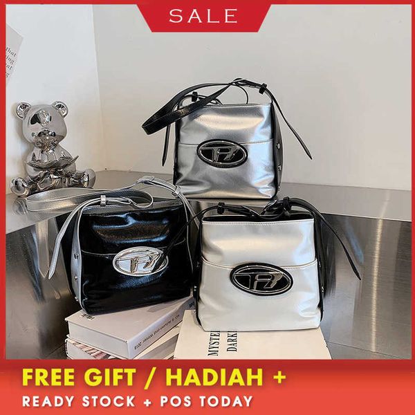 

women's design bags korean version of fashionable commuting single shoulder crossbody bag 2023 new summer minimalist bucket high-end an