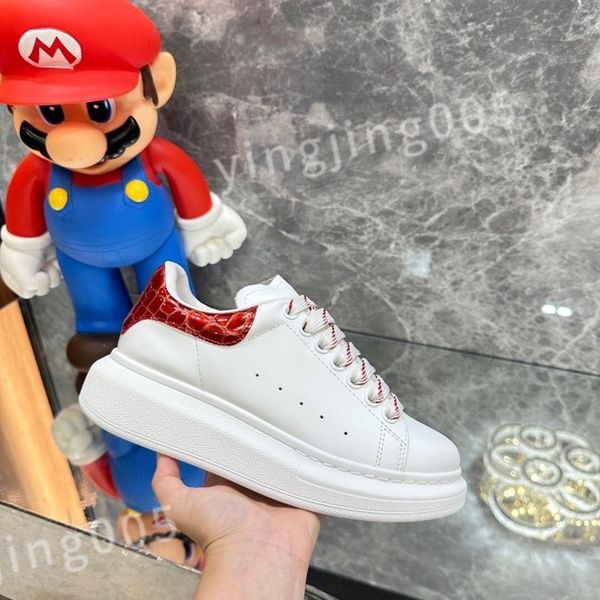 

new fashion shoe the four seasons sneakers lace-up canvas trainers embroidery street style stars patches size 35-46 xsd221105, Black