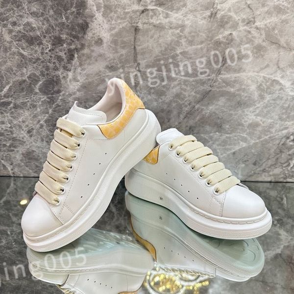 

2023 luxury fashion shoes the four seasons sneakers lace-up canvas trainers embroidery street style stars patches size 35-46 xsd221105, Black