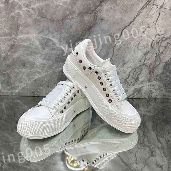 

2023 designer sneakers calfskin casual shoes reflective shoes vintage trainers sneaker leisure shoes platform lace-up xsd221111, Black