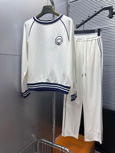 

2023 women's two piece pants runway fashion women autumn letter o-neck long sleeve casual jacket high waist pants loose two piece set t, White