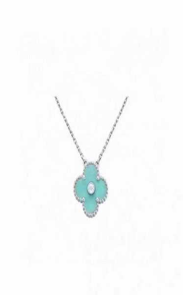 

pendant necklaces 2022 christmas limited edition clover designer pendant necklaces for women retro vintage silver 4 leaf light blu9674575