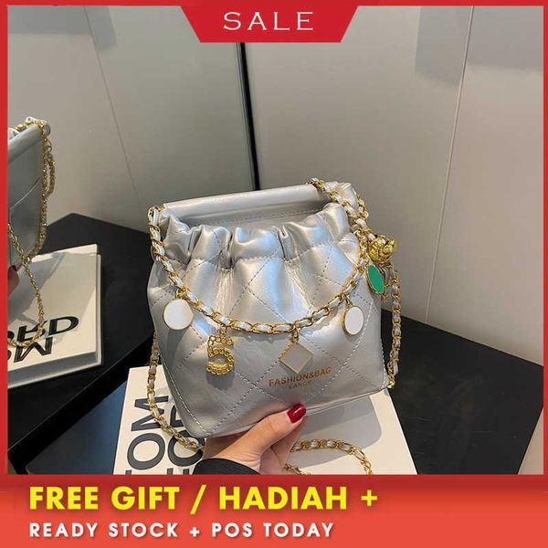 

women's design bags versatile ins underarm small bag for women 2023 new fashion pleated bucket summer chain one shoulder crossbody even