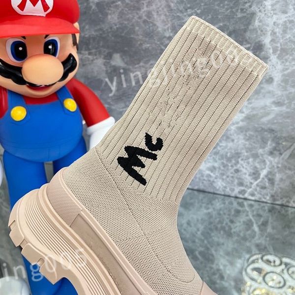 

2023 new boots men's women's running casual shoes couple designer thick bottom comfortable stretch knit black white gray sock shoe