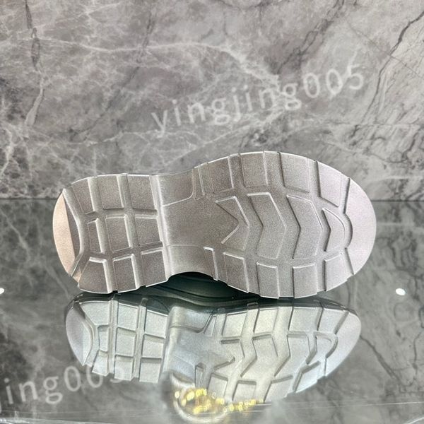 

2023 luxury designer sneakers calfskin casual shoes reflective shoes vintage trainers sneaker leisure shoes platform lace-up xsd221112, Black