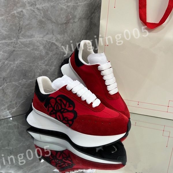 

2023 new luxury designer sneakers calfskin casual shoes reflective shoes vintage trainers sneaker leisure shoe platform lace-up xsd221109, Black