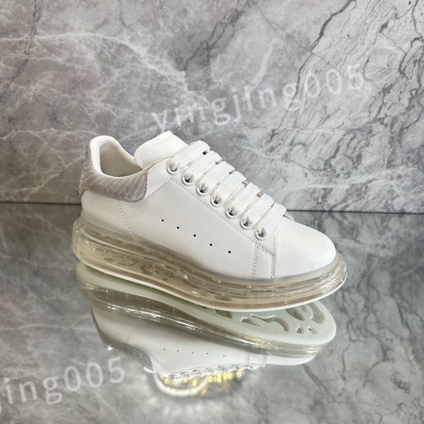 

2023 luxurys outdoor running shoes designer fashion platform sneakers for women mens leather black white alexander walking sport trainers xs