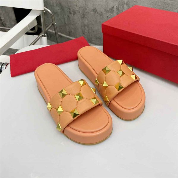 

fashionable beach shoes 2023 valentinosity luxurious design retro decoration men's and women's summer leather canvas rubber flat b