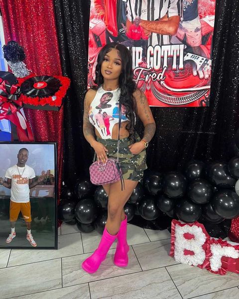 

2023ins women's bodysuit temperament commuter head print sleeveless tight spicy girl, White