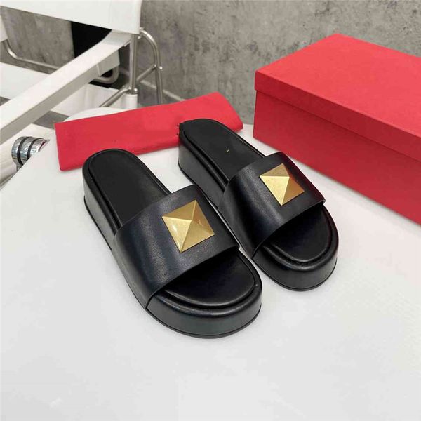 

fashionable beach shoes 2023 valentinosity luxurious design, retro decoration, men's and women's summer leather canvas rubber flat
