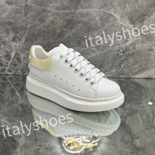 

2023 new luxurys designer calfskin casual shoes reflective vintage leather trainers fashion leisure shoe platform lace-up print sneaker xsd2, Black