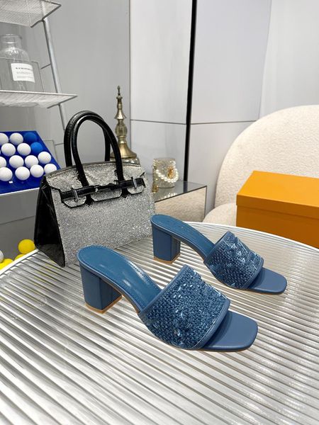 

luxury designer pool pillow mules women sandals summer sandal flat comfort mules padded front strap slippers fashionable easy-to-wear style, Black