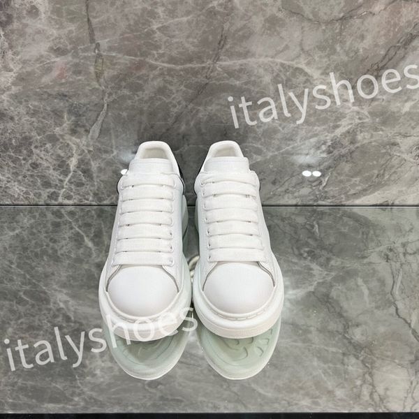 

2023 luxury designer calfskin casual shoes reflective vintage leather trainers fashion leisure shoe platform lace-up print sneaker xsd221135, Black