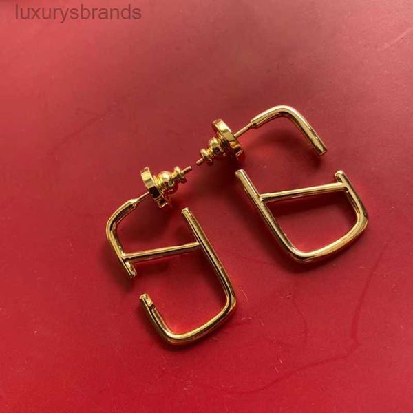 

womens earrings jewelry designer earring ear studs letter v diamonds luxurys golden fashion silver needle copper earrings for ladies birthda, Golden;silver