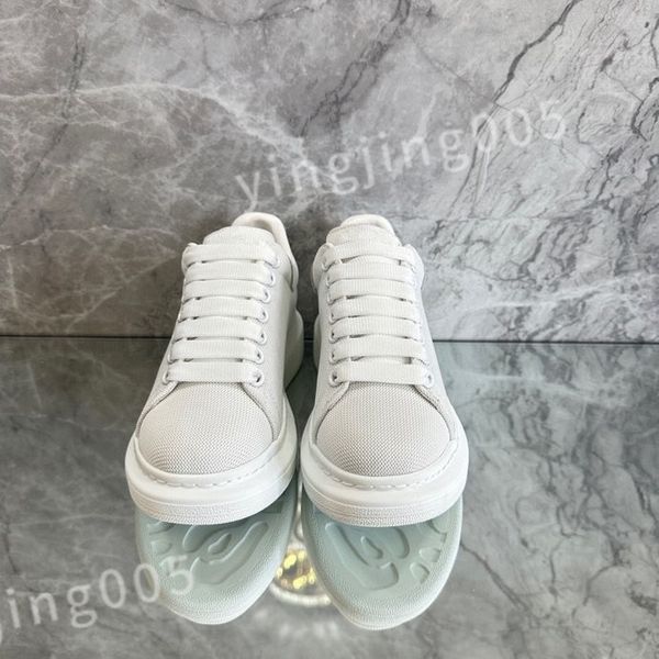 

new luxury outdoor running shoes designer fashion platform sneakers for women mens leather black white alexander walking sport xsd221124