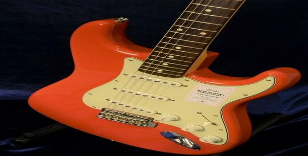 

traditional 60s stratocaster fiesta red electric guitar0124145194