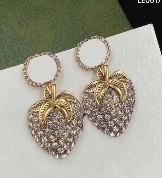 

women designer earring stud girl metal geometric crystal strawberry earrings for lady party wedding hoop brand jewerlr6352234, Golden;silver