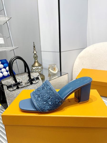 

2023 new style slippers sandal sliders macaron thick bottom non-slip soft bottom fashion house slipper women wear 0709, Black