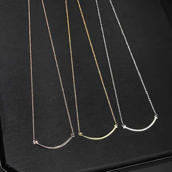 

designer new v gold medium smile necklace cnc face 18k rose tiffay collar chain classic fashion girl, Black
