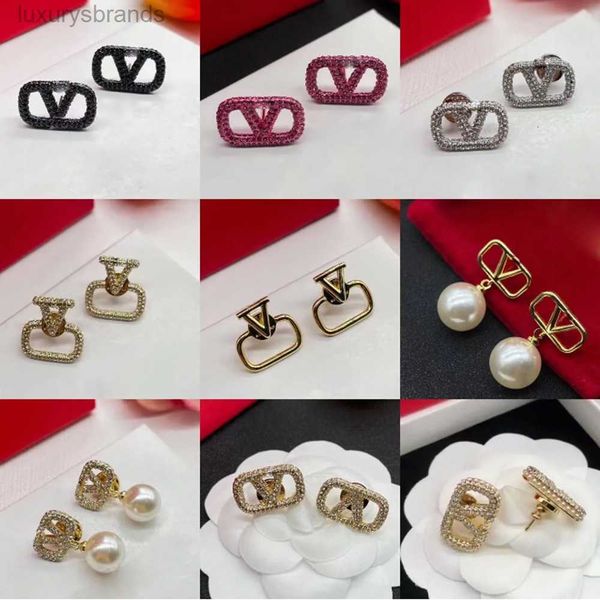 

multi style designer v letter earrings luxury feminine hoop fashion jewelry mother of pearl earrings non-fading non-allergic, Golden;silver